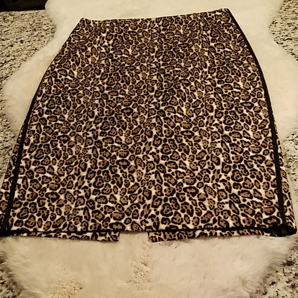 Animal print straight skirt